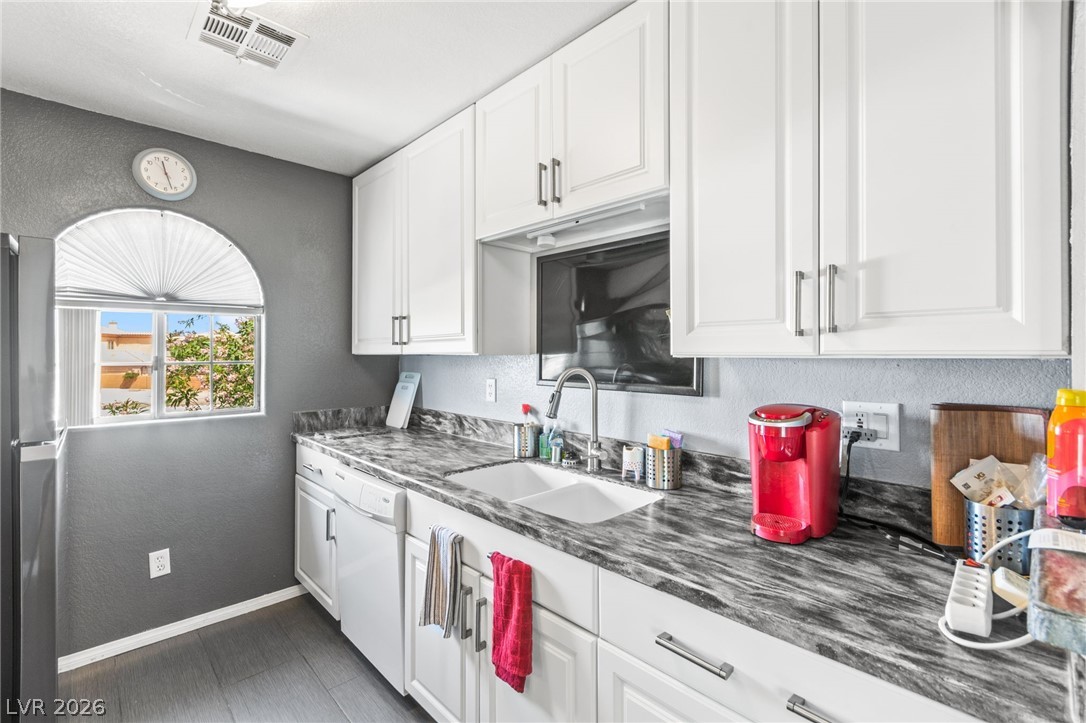 Photo 17 of 36, 6832 Elm Creek Drive #204