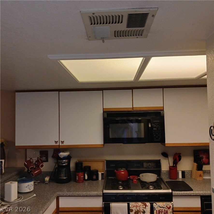 Photo 7 of 27, 2856 Bluebonnet Drive #2