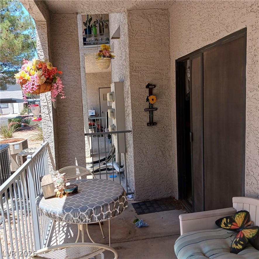Photo 25 of 27, 2856 Bluebonnet Drive #2