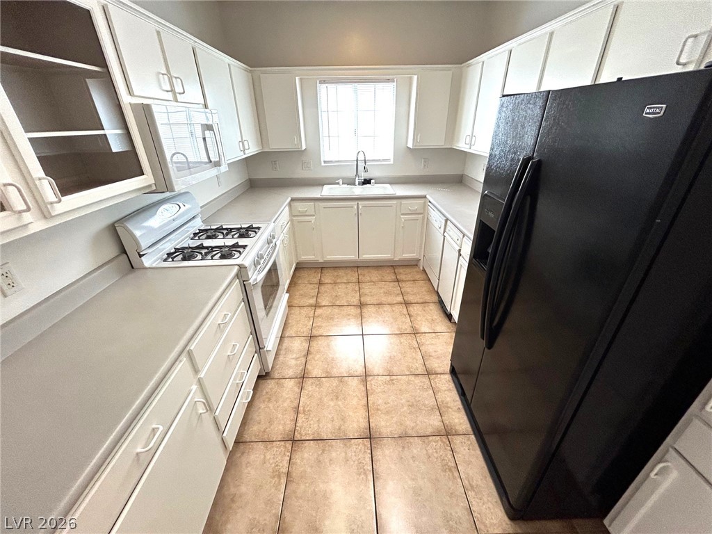 Photo 12 of 36, 1900 N Torrey Pines Drive #217