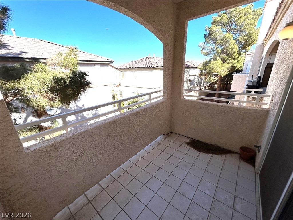Photo 14 of 36, 1900 N Torrey Pines Drive #217