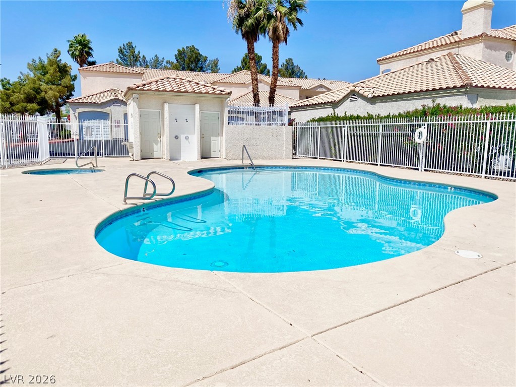 Photo 35 of 36, 1900 N Torrey Pines Drive #217