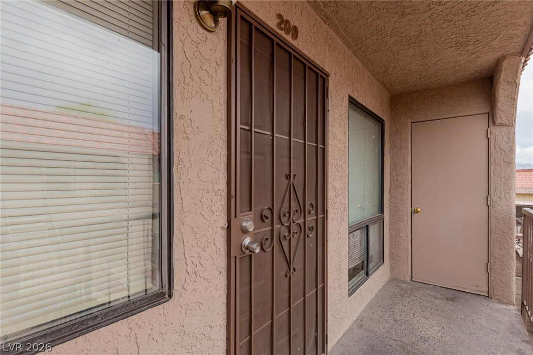 Photo 4 of 4300 N Lamont Street #209