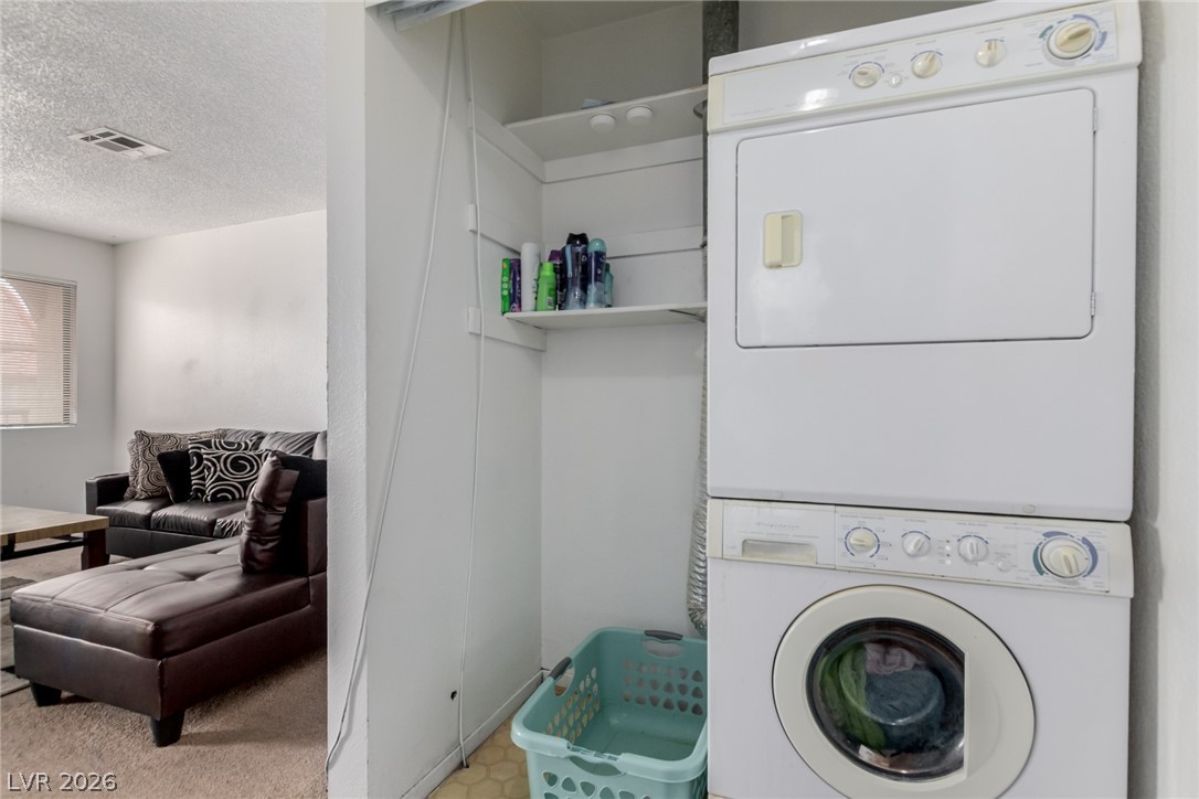 Photo 13 of 13, 4300 N Lamont Street #209