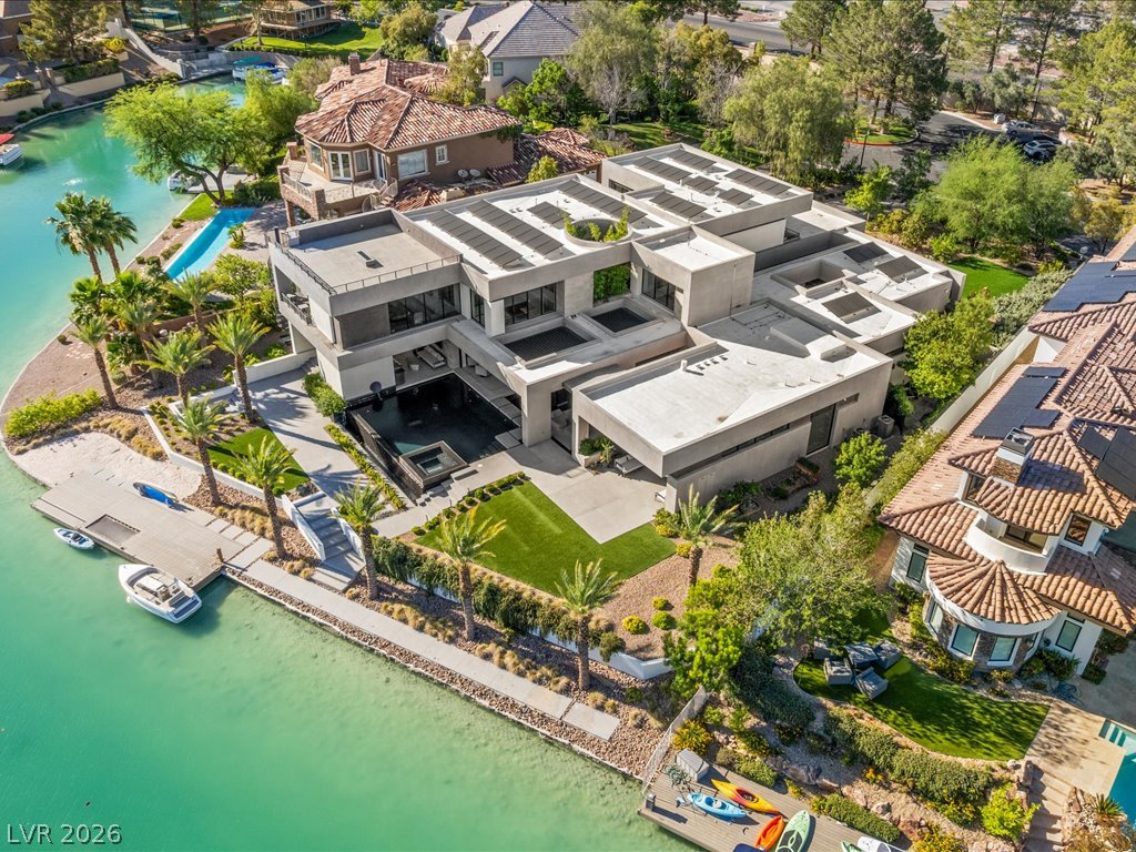 8733 Newport Isle Court, Las Vegas