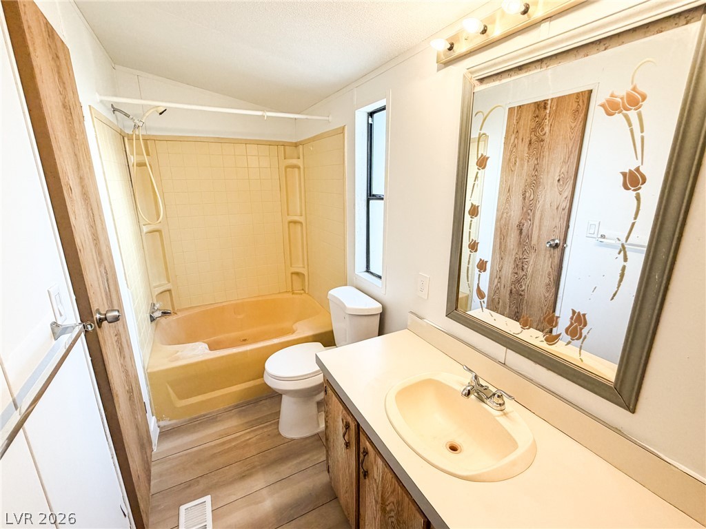 Photo 10 of 27, 2140 Cicchi Street
