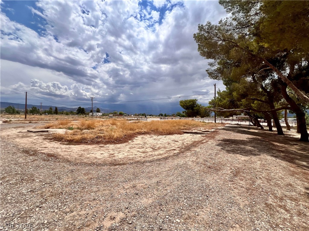 Photo 5 of 300 E Quartz Avenue