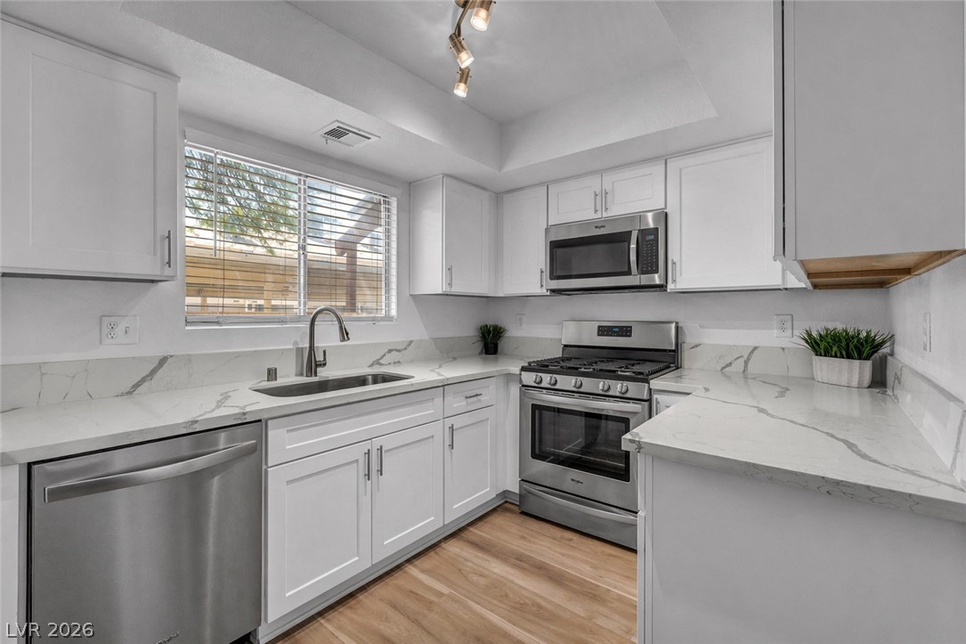 Photo 6 of 24, 3844 Fitzpatrick Drive