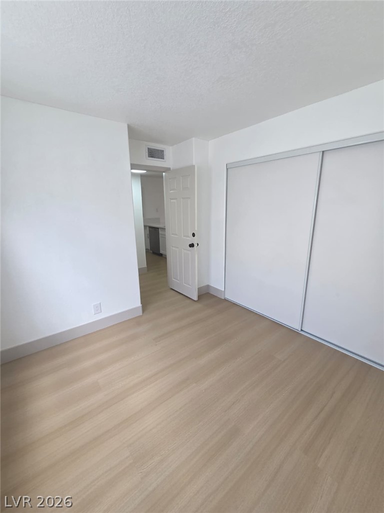 Photo 17 of 25, 1800 Edmond Street #116