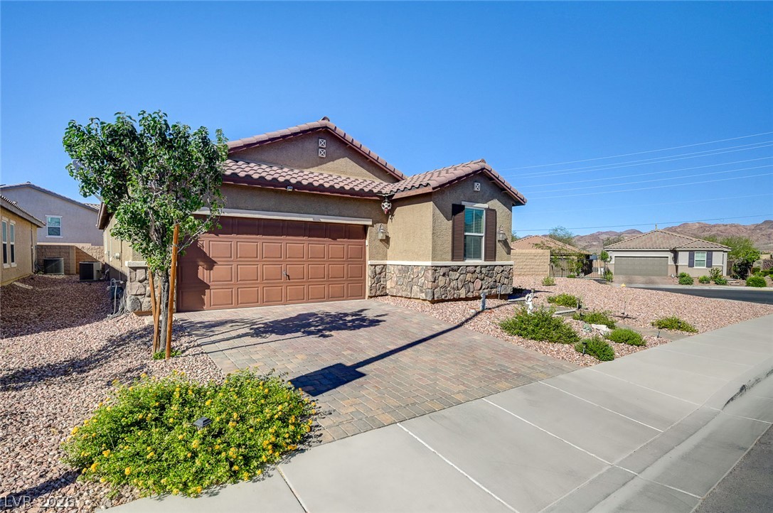 Photo 2 of 978 Spiracle Avenue