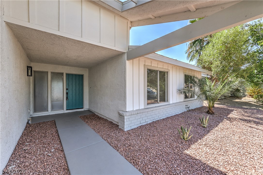 Photo 4 of 5028 Meadow Grove Court