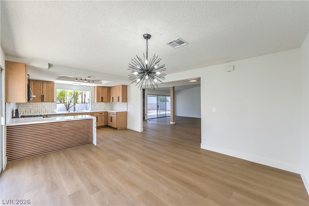 Photo 18 of 36, 5028 Meadow Grove Court