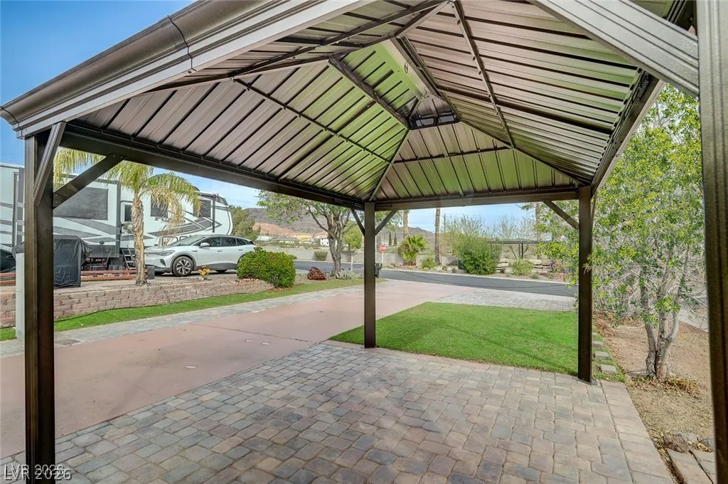 Photo 9 of 25, 866 Sparrow Way