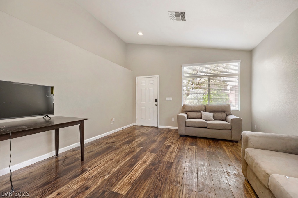 Photo 4 of 804 Brown Breeches Avenue