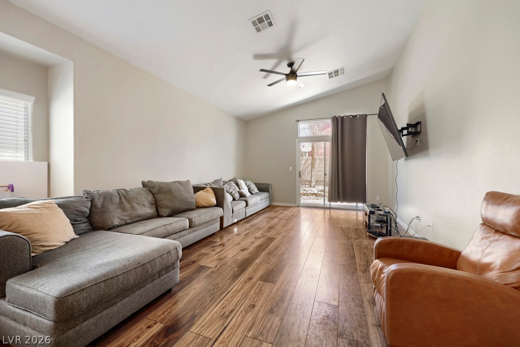 Photo 6 of 12, 804 Brown Breeches Avenue