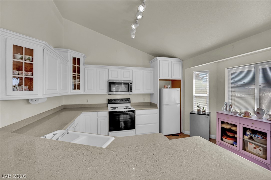 Photo 7 of 77, 4447 Jacksboro Drive
