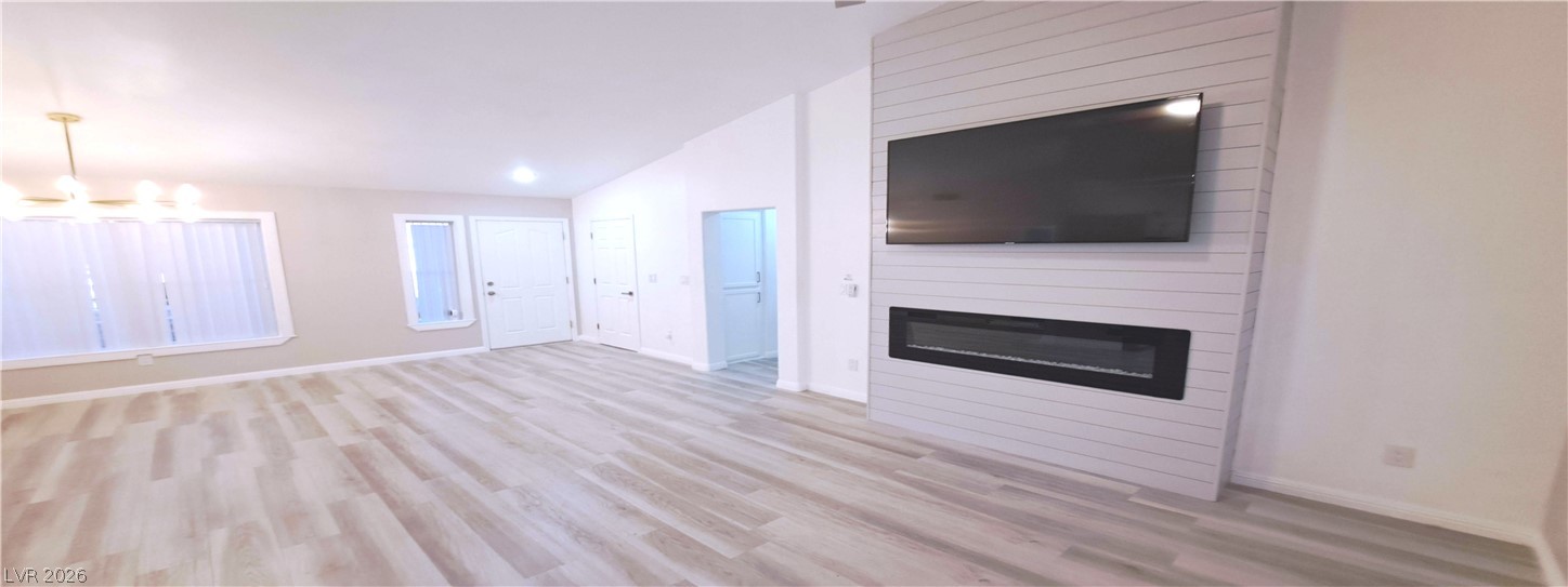 Photo 4 of 10033 Woodhouse Drive