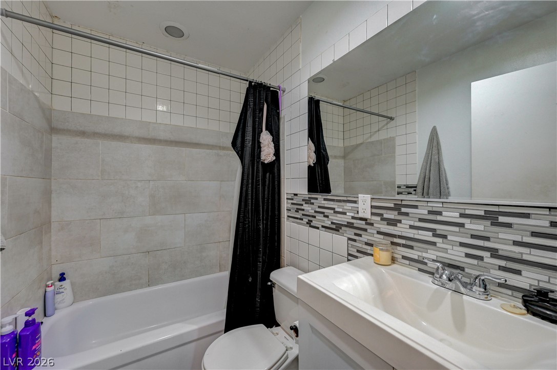 Photo 20 of 38, 4734 Roberta Street #2