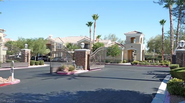 Photo 6 of 24, 2325 Windmill Parkway #1811
