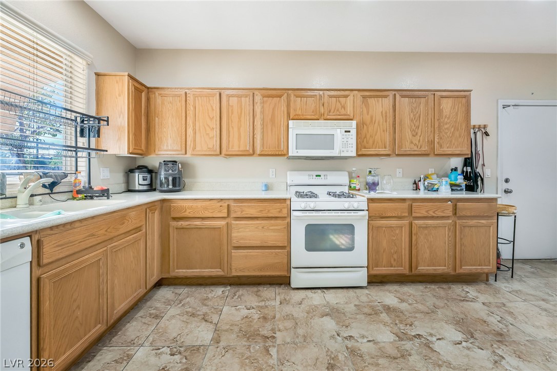 Photo 3 of 8573 Vestia Court