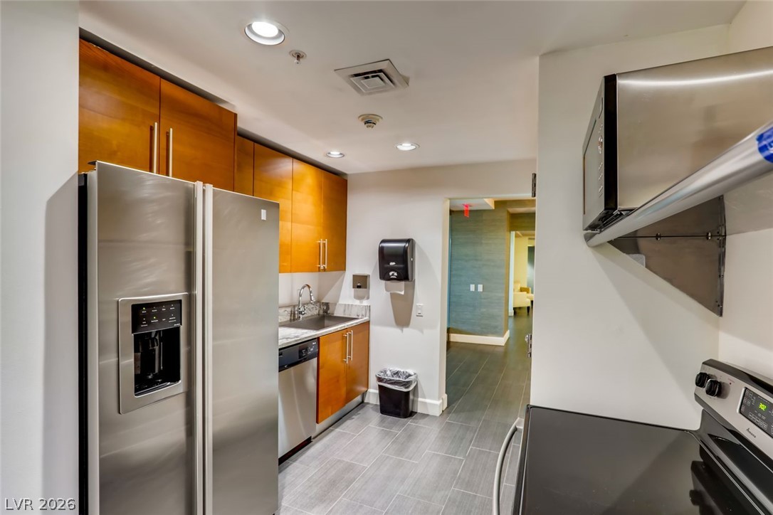 Photo 38 of 47, 200 W Sahara Avenue #3906