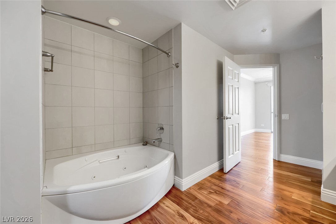 Photo 26 of 47, 200 W Sahara Avenue #3906