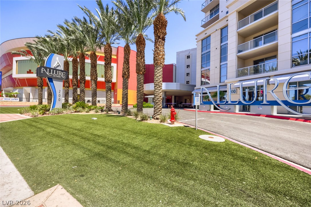 Photo 33 of 47, 200 W Sahara Avenue #3906