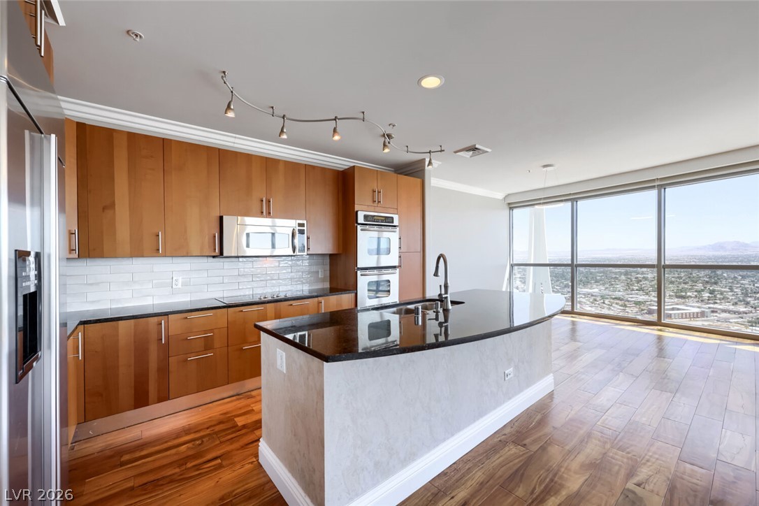 Photo 7 of 47, 200 W Sahara Avenue #3906