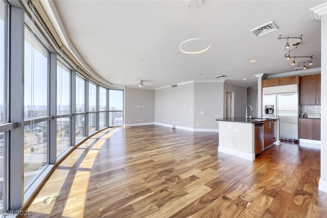 Photo 8 of 47, 200 W Sahara Avenue #3906