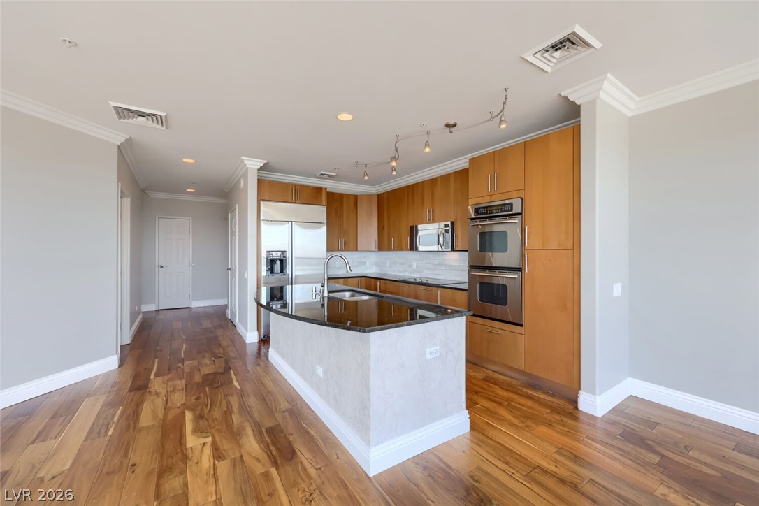 Photo 11 of 47, 200 W Sahara Avenue #3906