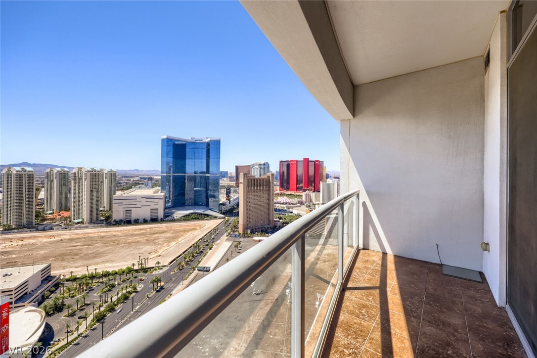 Photo 18 of 47, 200 W Sahara Avenue #3906