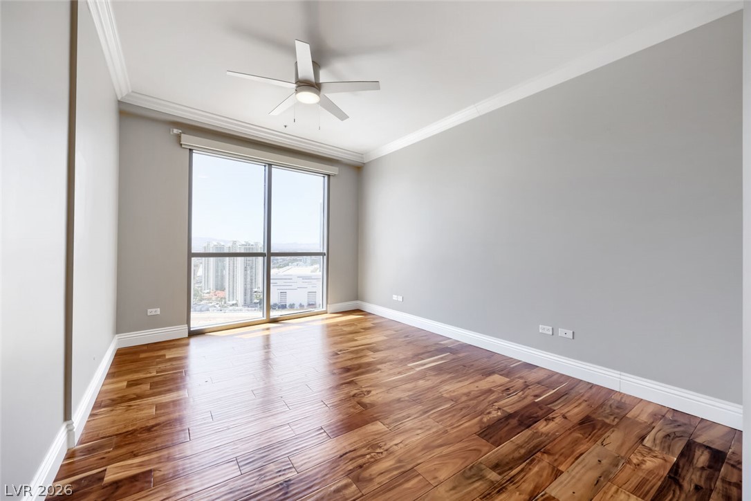 Photo 19 of 47, 200 W Sahara Avenue #3906
