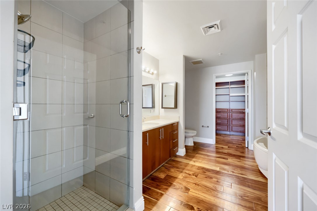 Photo 24 of 47, 200 W Sahara Avenue #3906