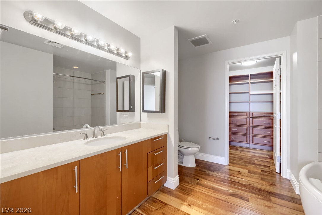 Photo 25 of 47, 200 W Sahara Avenue #3906