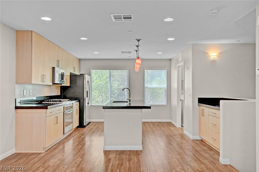 Photo 16 of 61, 9050 W Tropicana Avenue #1066