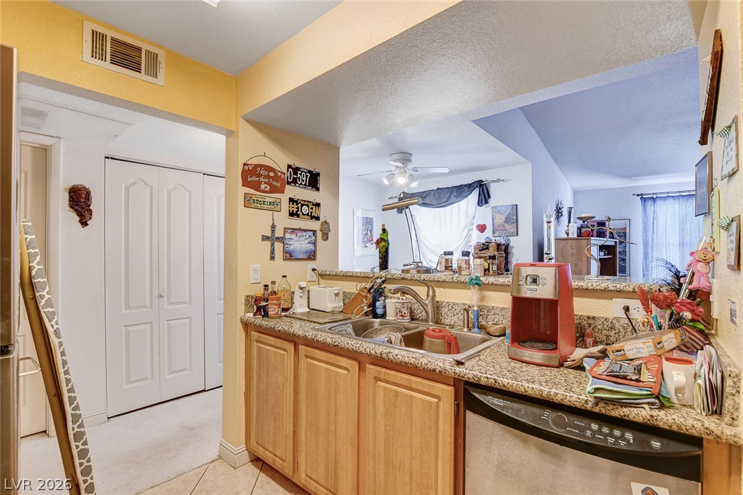 Photo 15 of 59, 5055 W Hacienda Avenue #2004