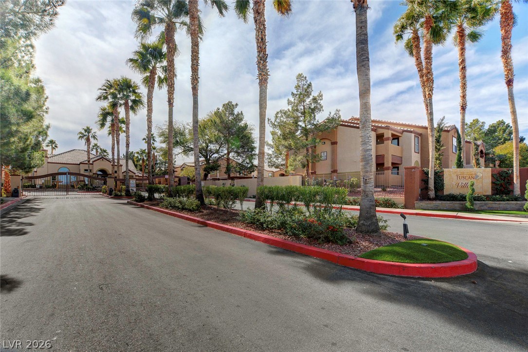 Photo 35 of 59, 5055 W Hacienda Avenue #2004