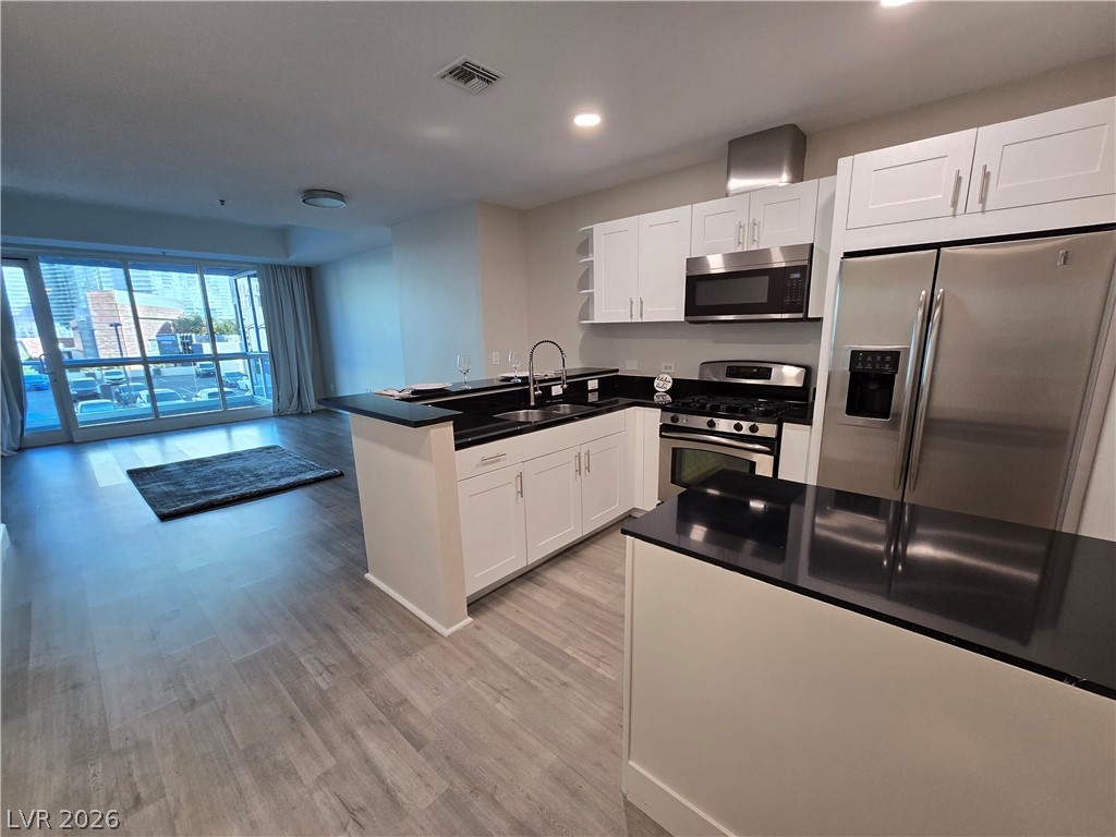 Photo 15 of 53, 4525 Dean Martin Drive #503