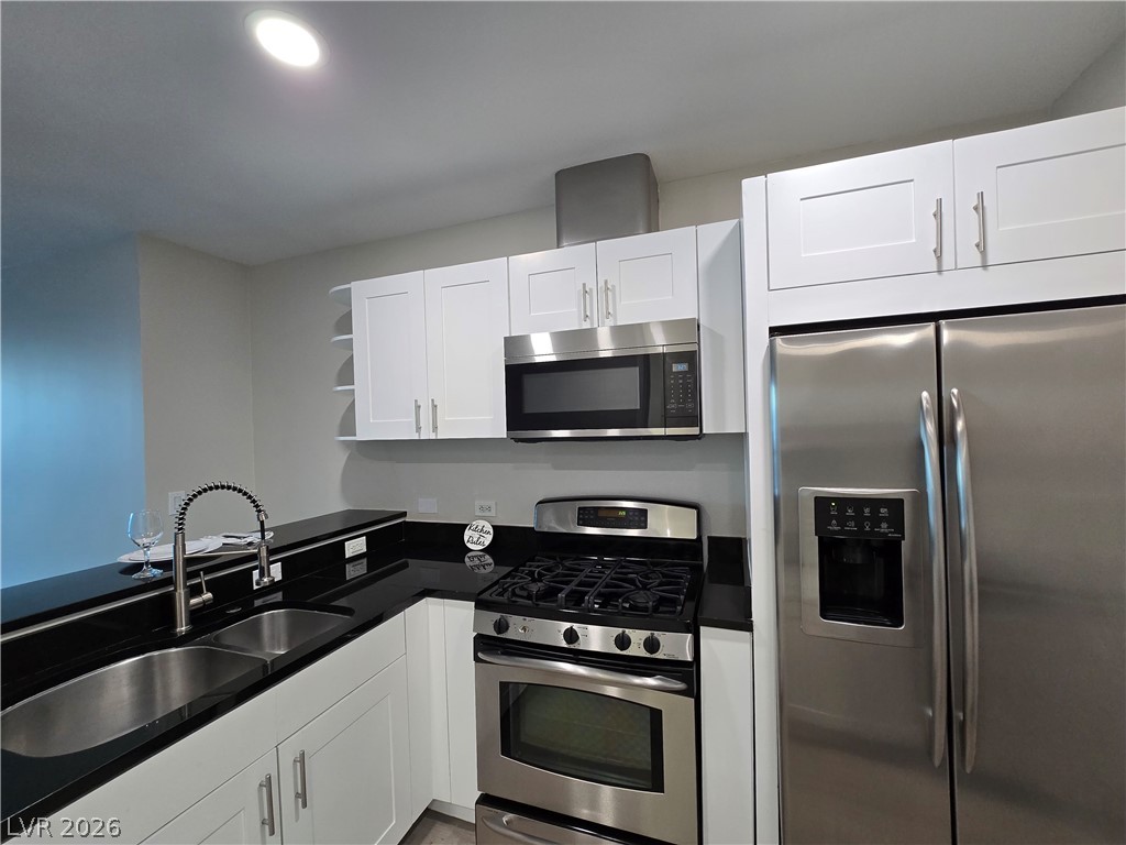 Photo 14 of 53, 4525 Dean Martin Drive #503