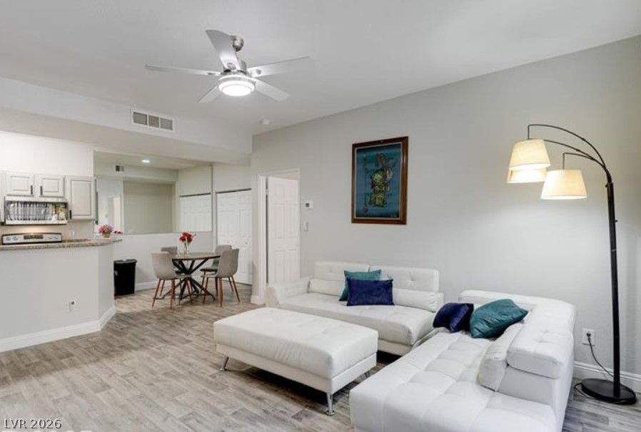 Photo 5 of 5138 S Jones Boulevard #108