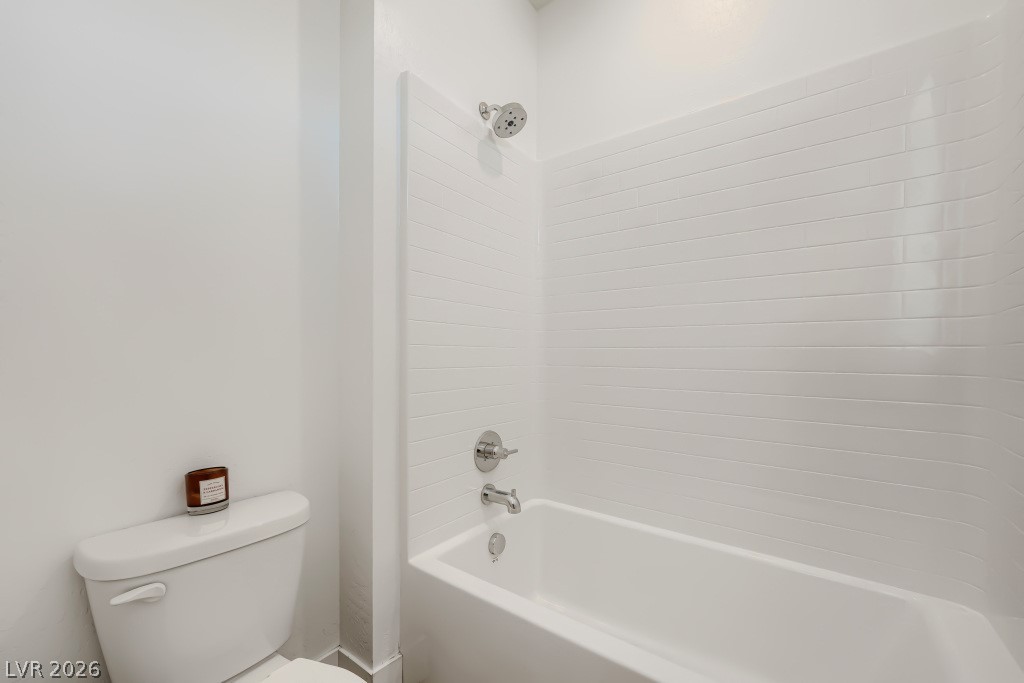 Photo 24 of 30, 1074 Parkington Avenue