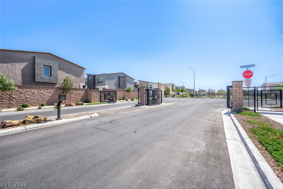 Photo 4 of 6109 Hibiscus Garden Street