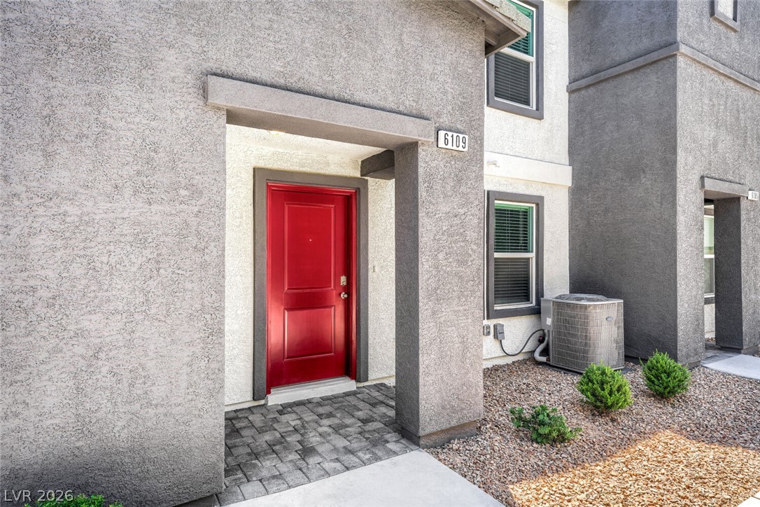 Photo 10 of 56, 6109 Hibiscus Garden Street