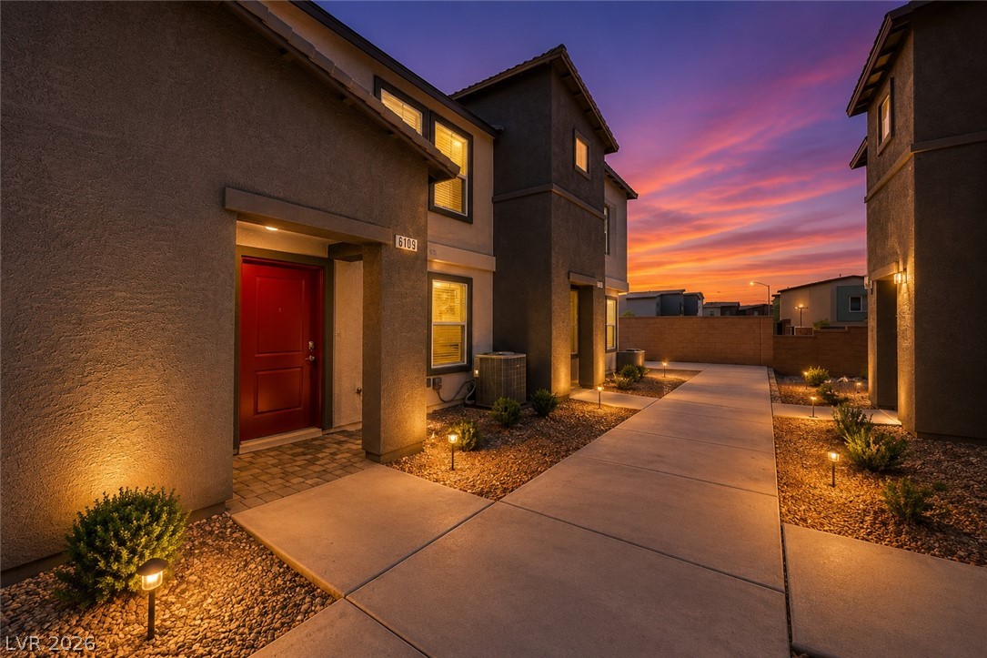 Photo 6 of 56, 6109 Hibiscus Garden Street