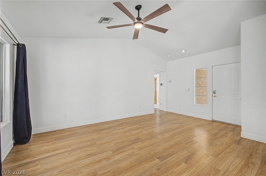 Photo 7 of 26, 3017 Hawksdale Drive