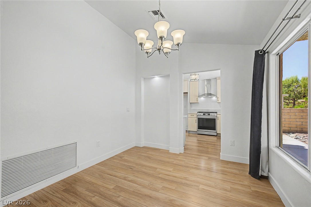 Photo 8 of 26, 3017 Hawksdale Drive