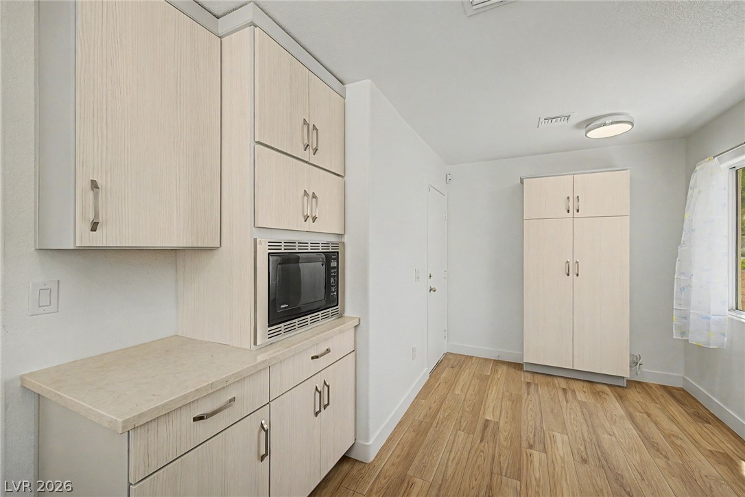 Photo 10 of 26, 3017 Hawksdale Drive