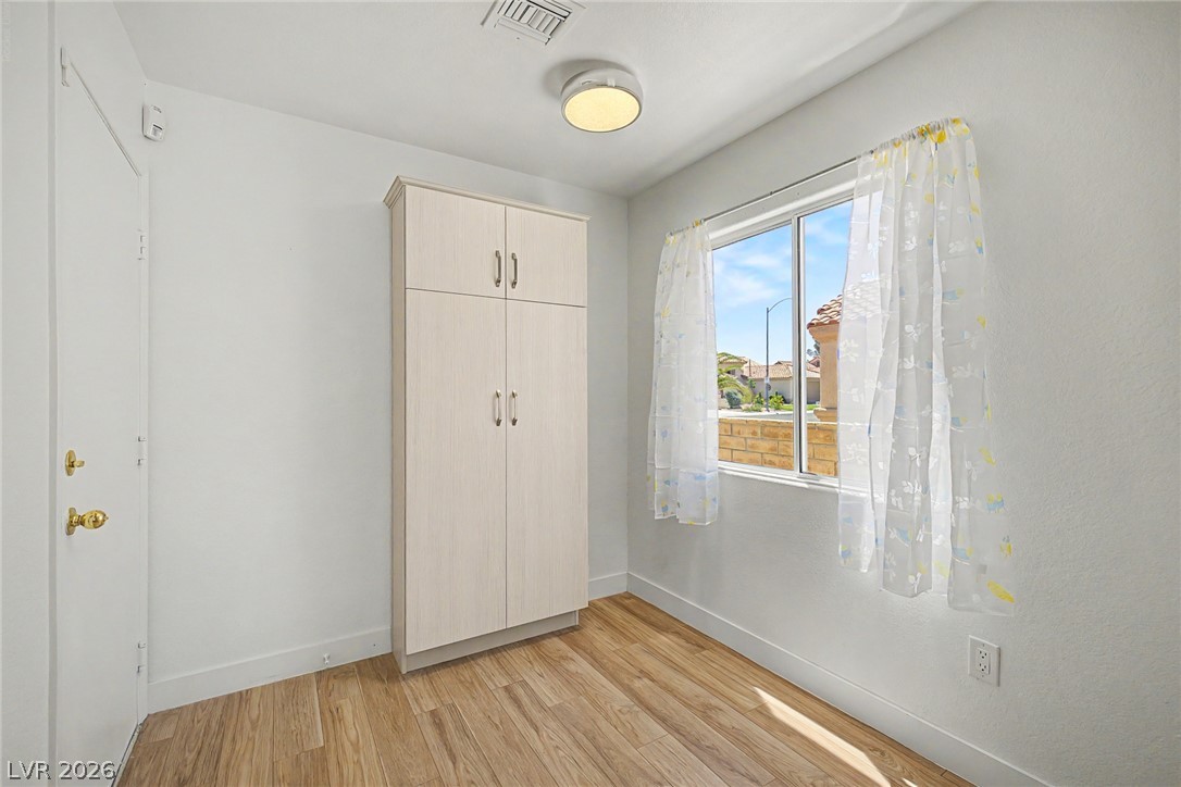 Photo 11 of 26, 3017 Hawksdale Drive