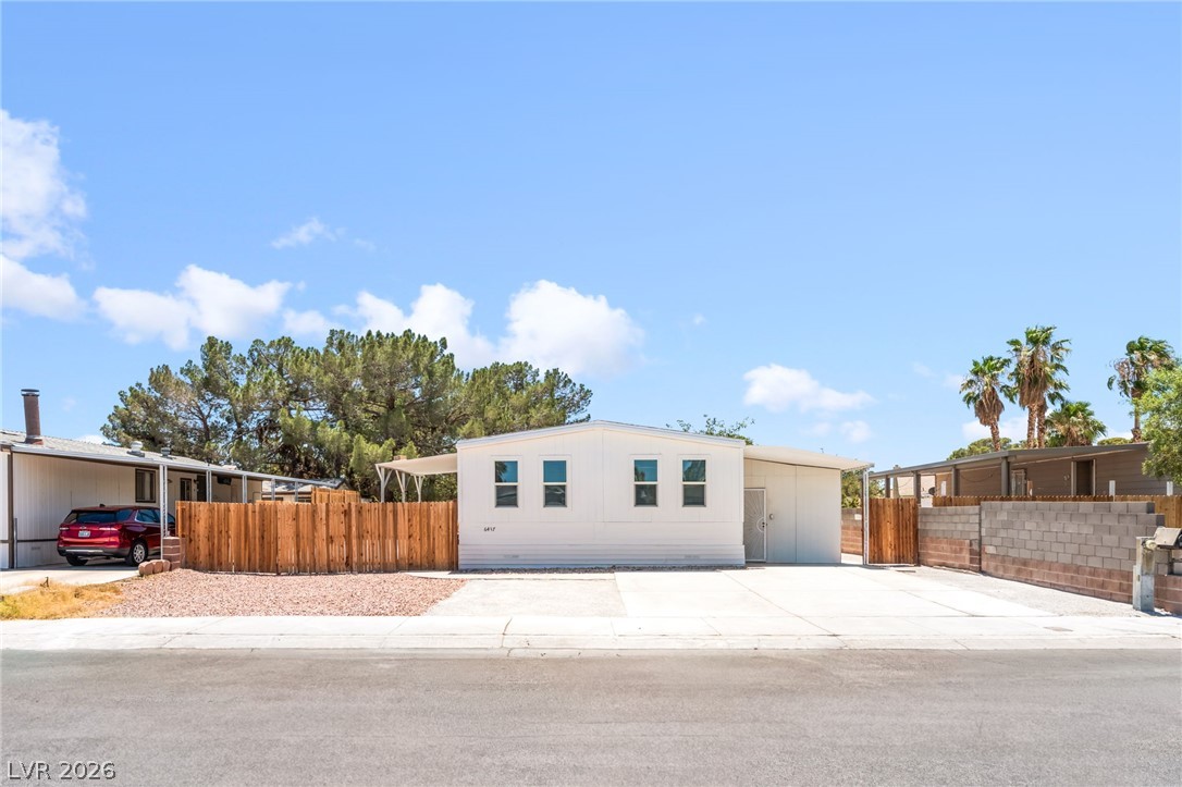 6437 Delphinium Avenue, Las Vegas 89108