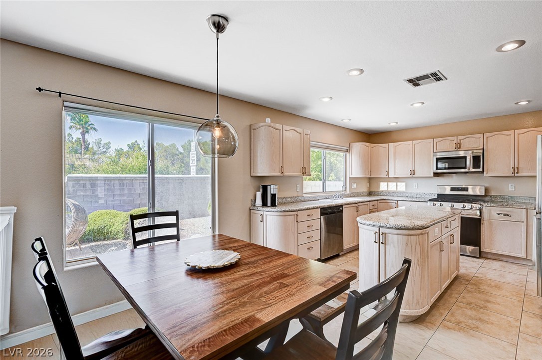 Photo 14 of 48, 7813 Falconwing Avenue